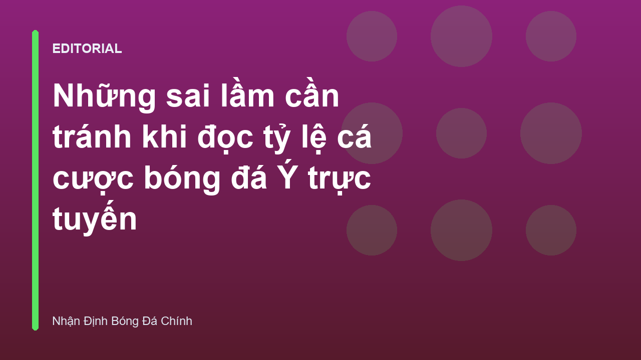 Người chơi đang phân tích tỷ lệ cá cược bóng đá Ý trên máy tính